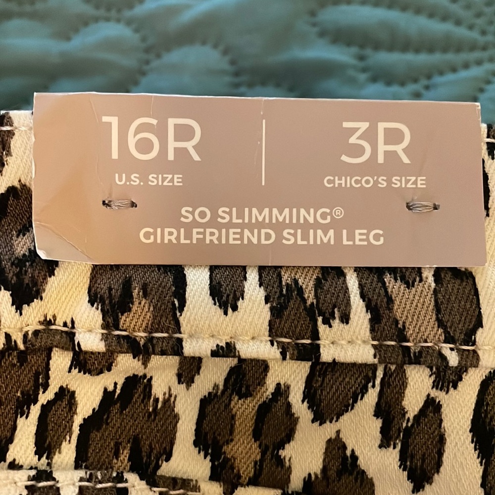 Chicos leopard jeans.